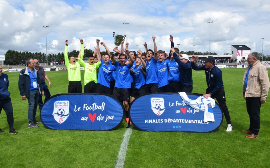 Victoire Éclatante des U18 du FC EBM : Champions de la Coupe de Vendée